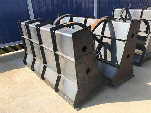 隔离墩华体会网页版(中国) 隔离墩模具厂家