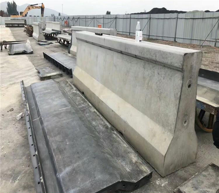 隔离墩模具厂家 公路隔离墩华体会网页版(中国)