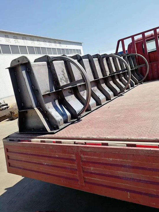 隔离墩模具.jpg 隔离墩模具.jpg