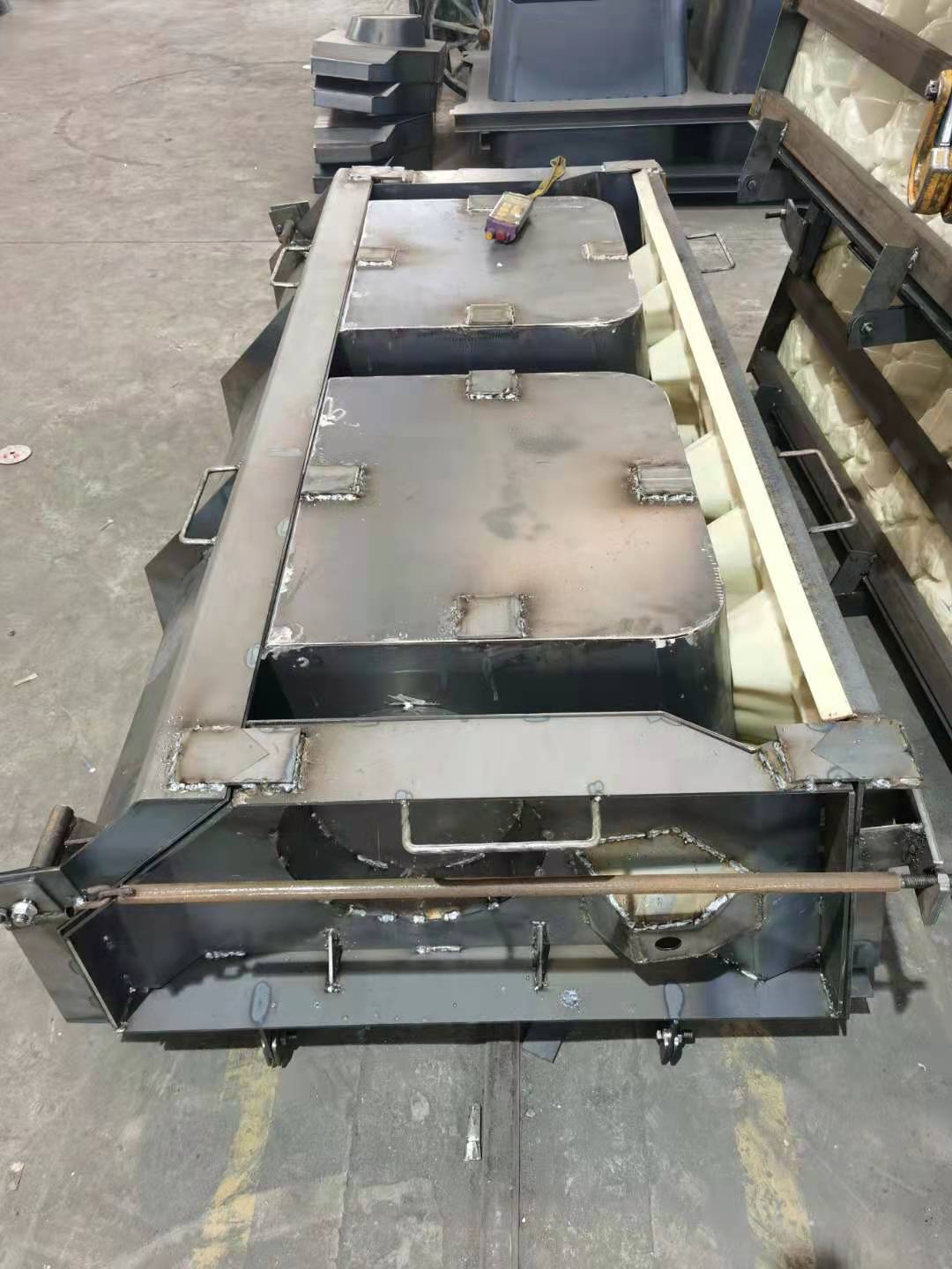 1618059848829195.jpg 护坡模具3.jpg