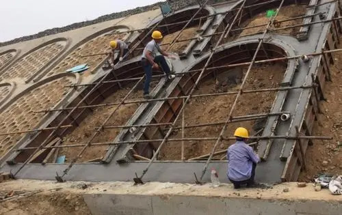 1632535113781651.jpg 拱形骨架施工技术2.jpg