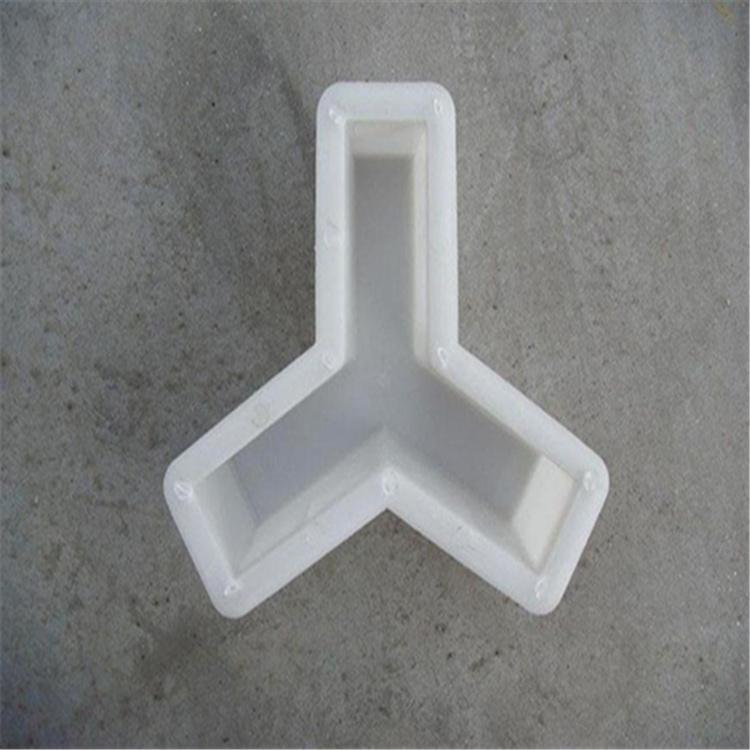 1658104186602837.jpg 人字形护坡砖模具.jpg